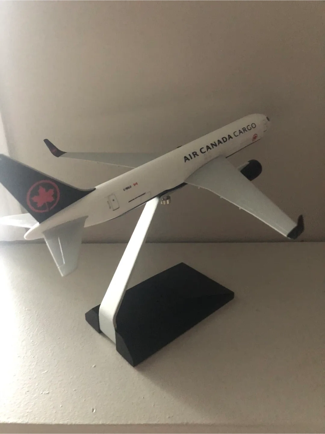 Air Canada Cargo Airplane Model image indicator(2)