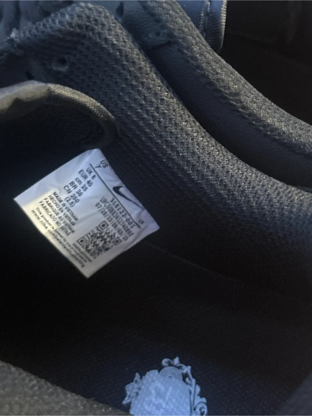 Nike Air Force 1 Low - Size 7 US - Black image indicator(4)