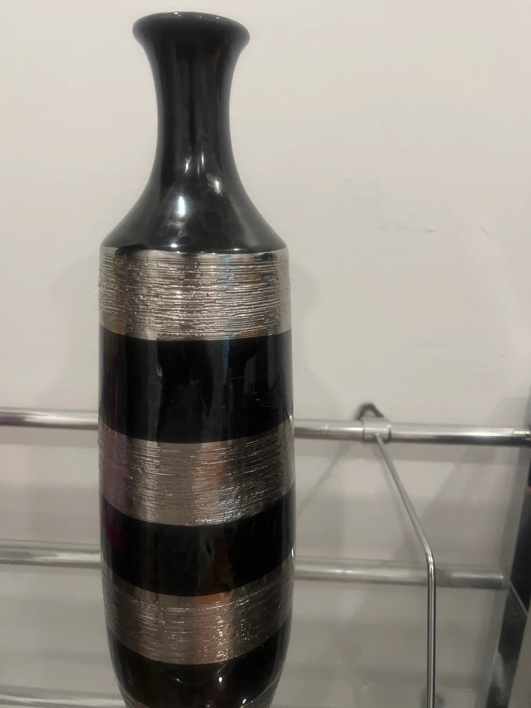Leon's Ceramic Vase - Black & Silver