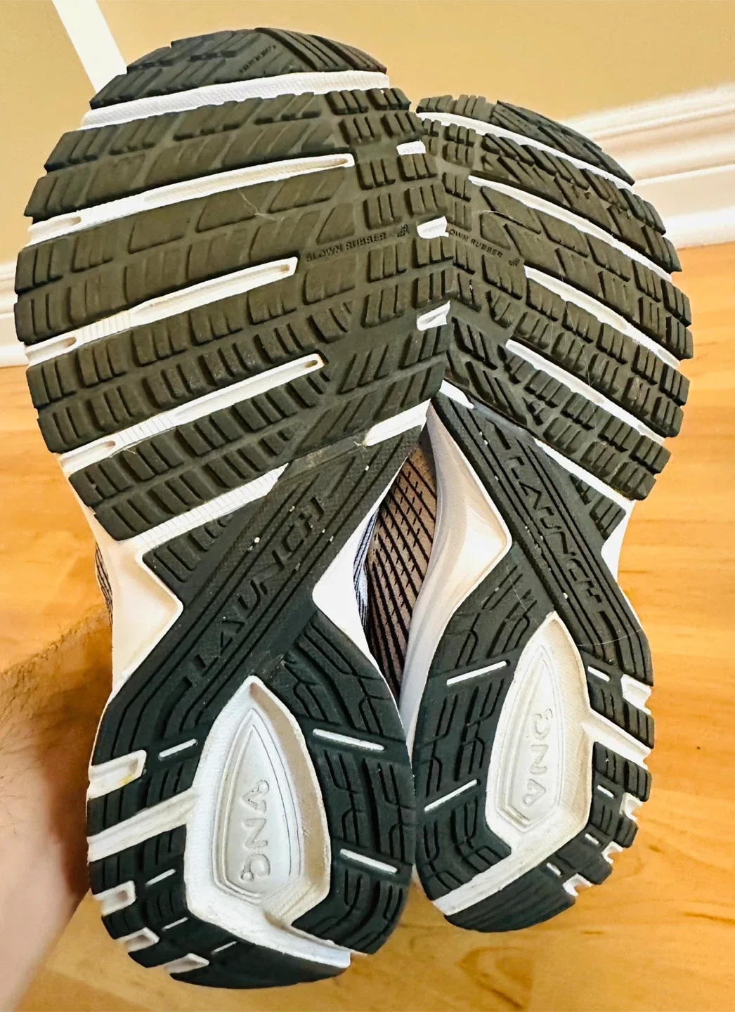 Brooks Launch 5 US Women size 10 image indicator(7)