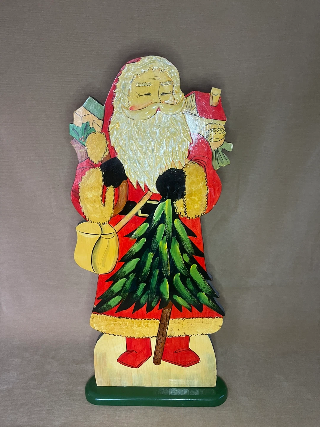 Selling a Santa decoration