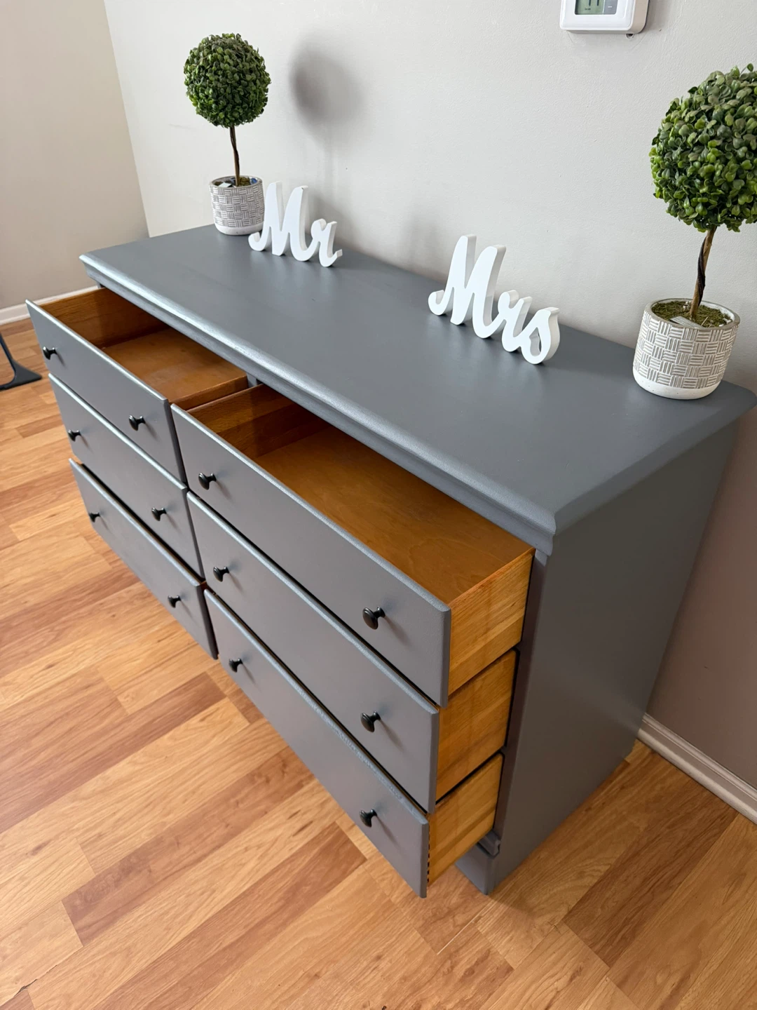 ✨🩶Gorgeous solid wood dresser🩶✨ - photo 4