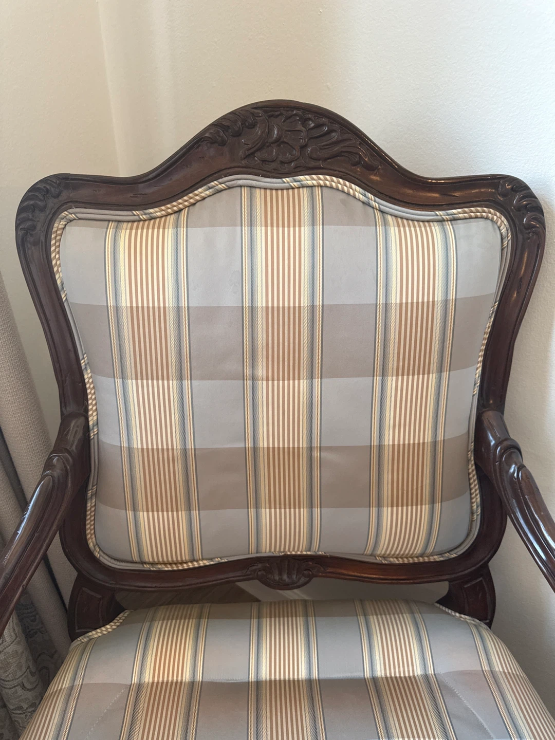 Antique Style Armchair - Striped Fabric - photo 2