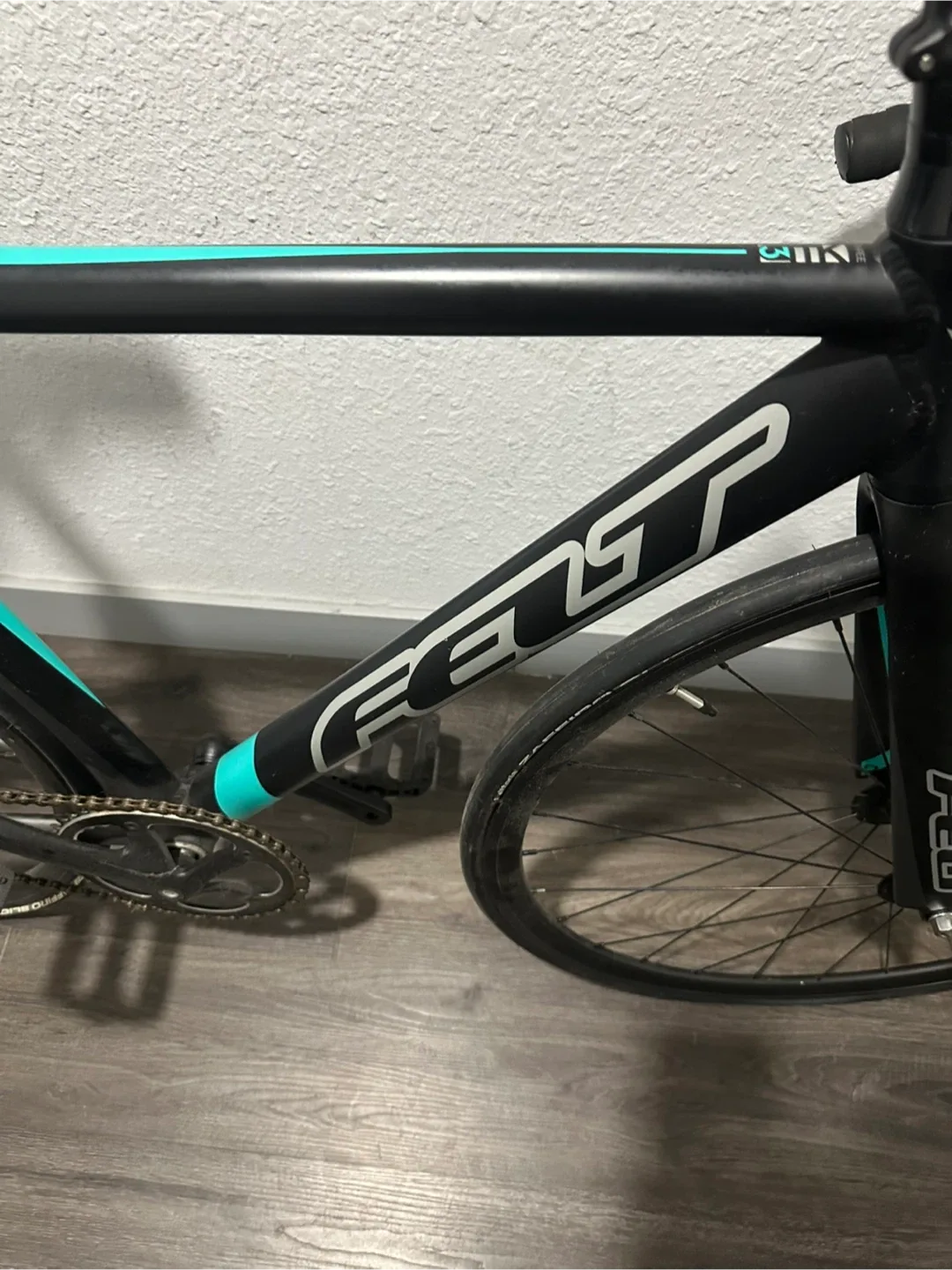Felt TK3 Track Bike - Black/Teal image indicator(4)