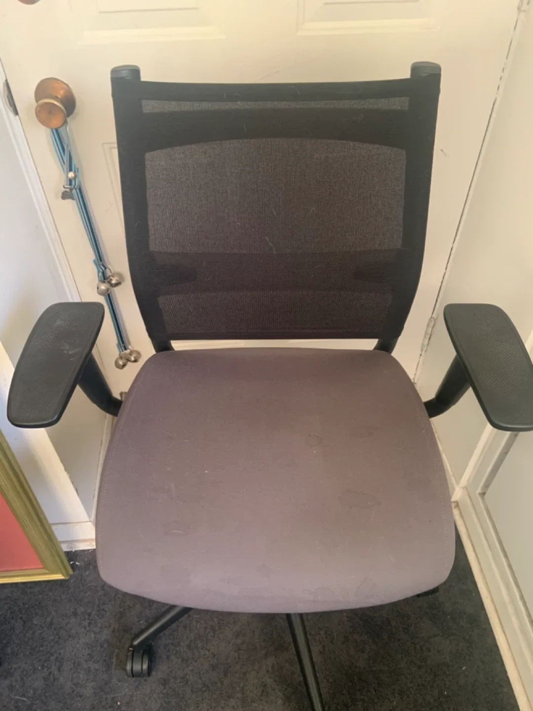 Office Chair - Black Mesh Back image indicator(5)