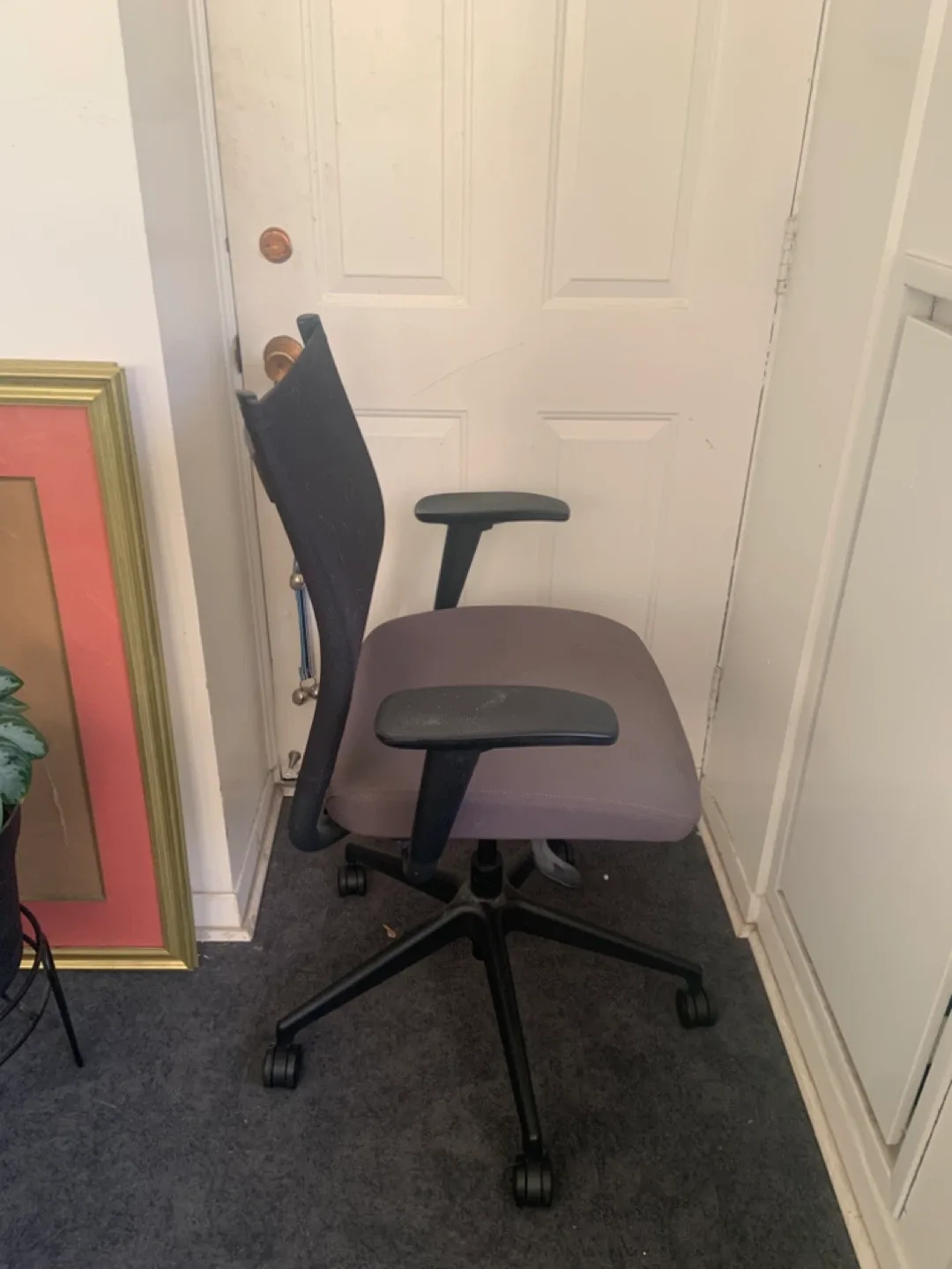 Office Chair - Black Mesh Back image indicator(3)