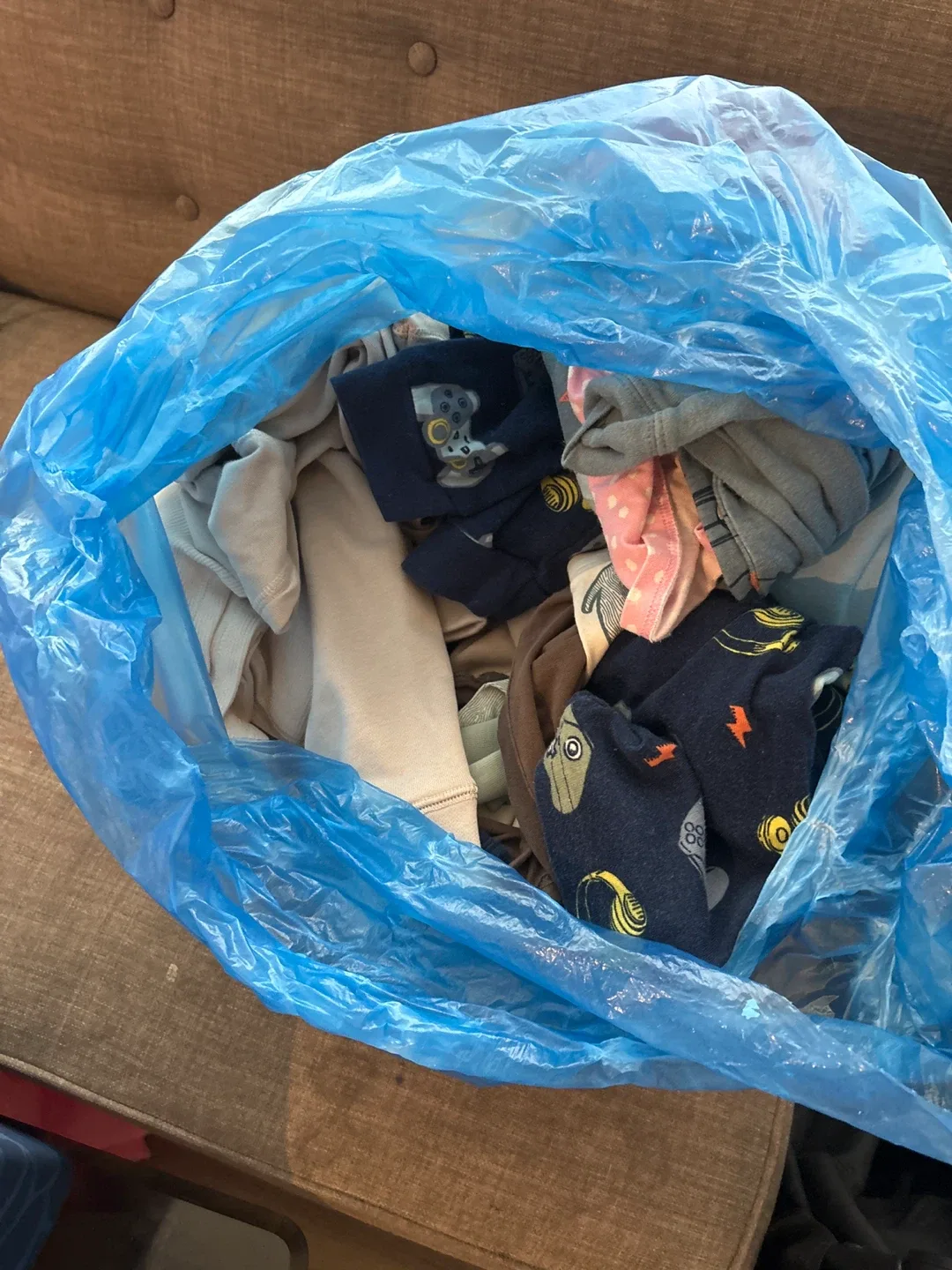 Free clothes - toddler 2T-4T girl/boy & womens clothes size M