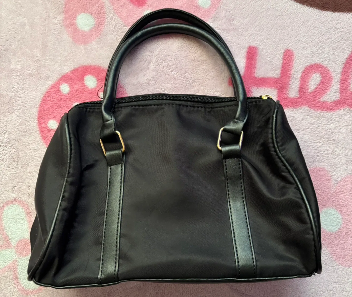 (Bundle Of 4) Assorted Handbags image indicator(2)