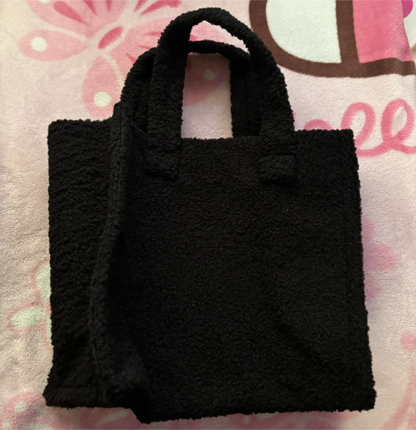 (Bundle Of 4) Assorted Handbags image indicator(5)