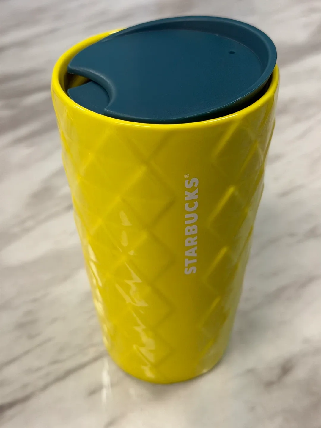 Hawaii Starbucks Yellow Pineapple Tumbler - 12 fl oz