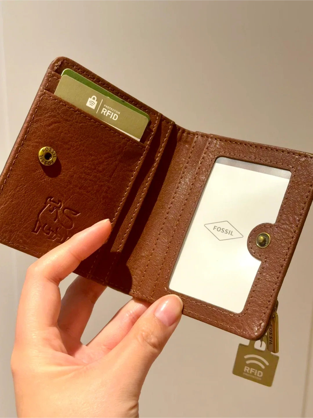 New With Tag! Fossil Leather Wallet image indicator(4)