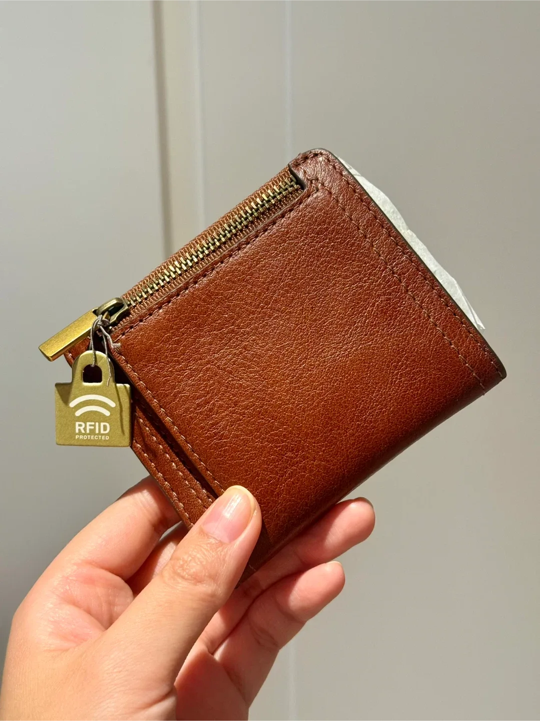 New With Tag! Fossil Leather Wallet image indicator(2)