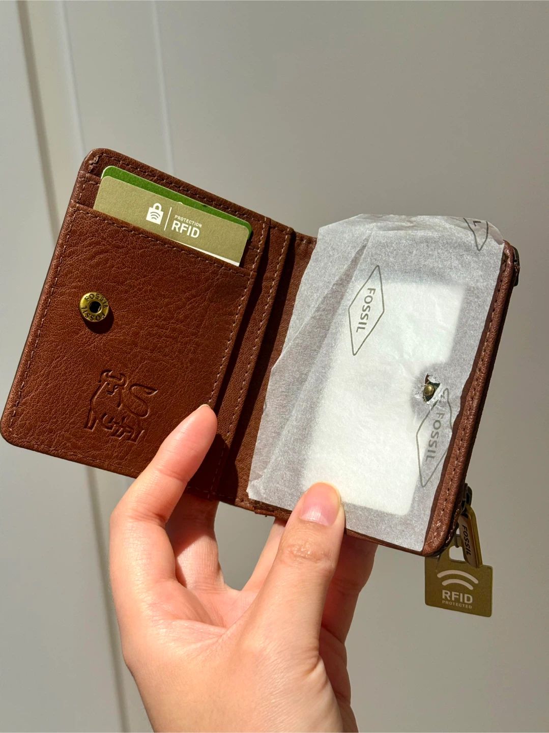 New With Tag! Fossil Leather Wallet - photo 3