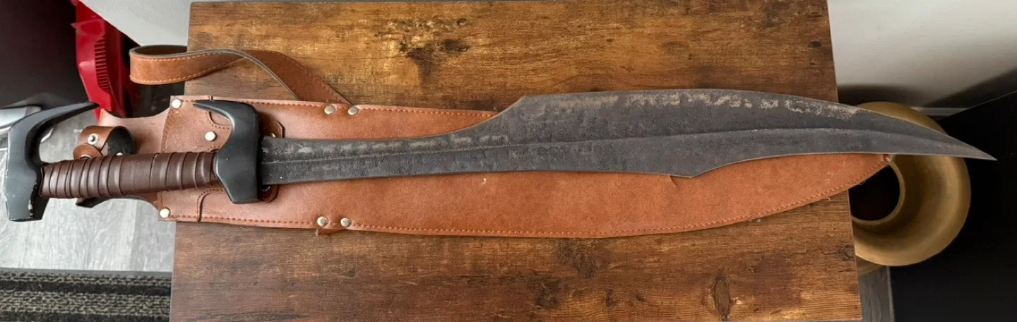 Sword from the movie 300 with Leather Sheath image indicator(4)