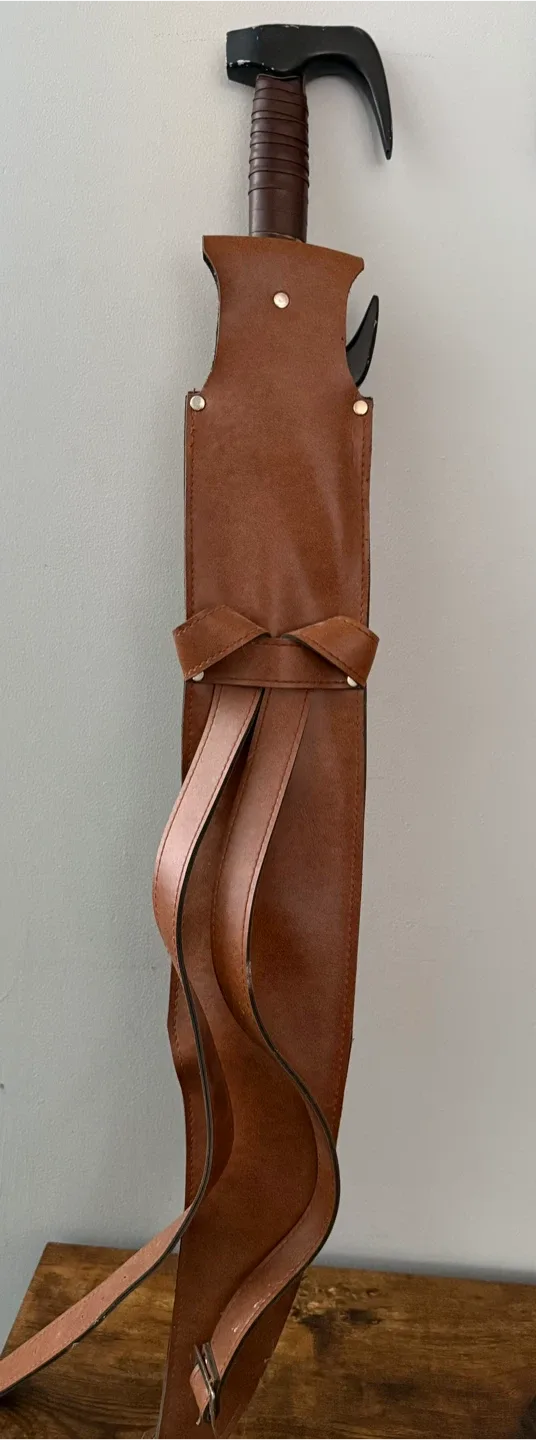 Sword from the movie 300 with Leather Sheath image indicator(2)