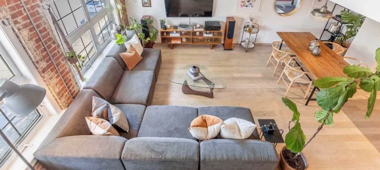 Arlo Sectional Couch - ELTE MRKT image indicator(4)