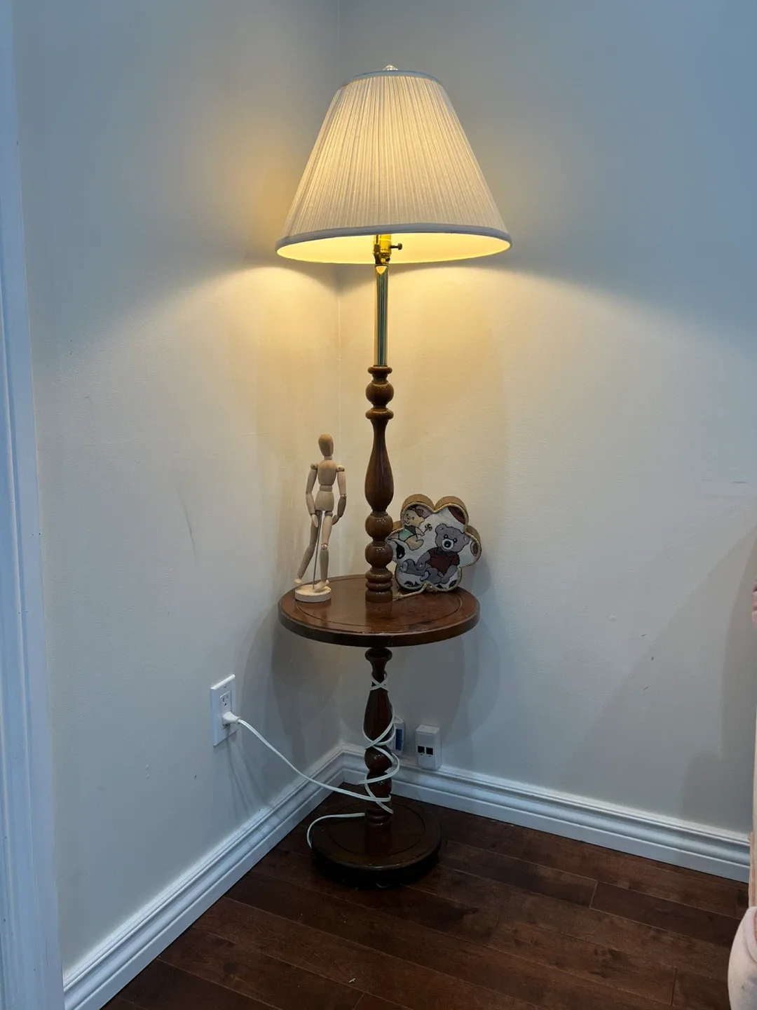 Vintage Style Lamp Table