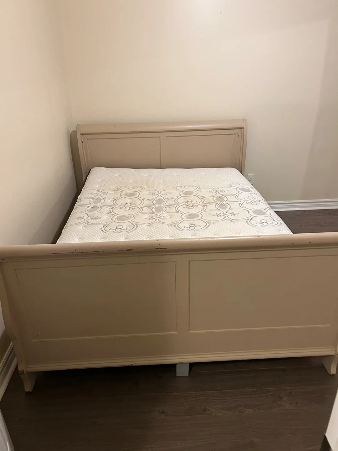 Queen Size Bed Frame & Mattress