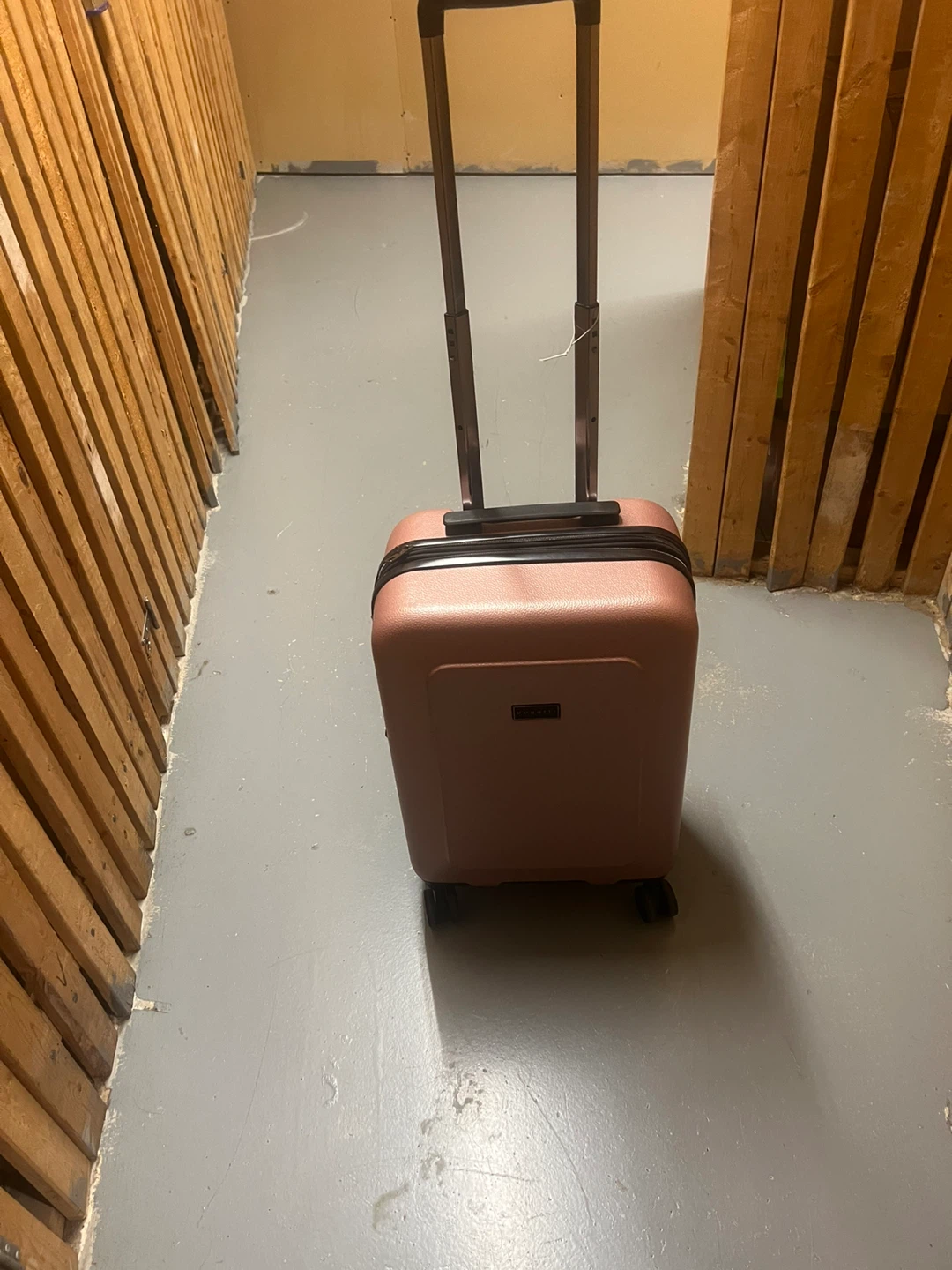 Bugatti Milano 20" Rose Gold Carry-On Suitcase - photo 5