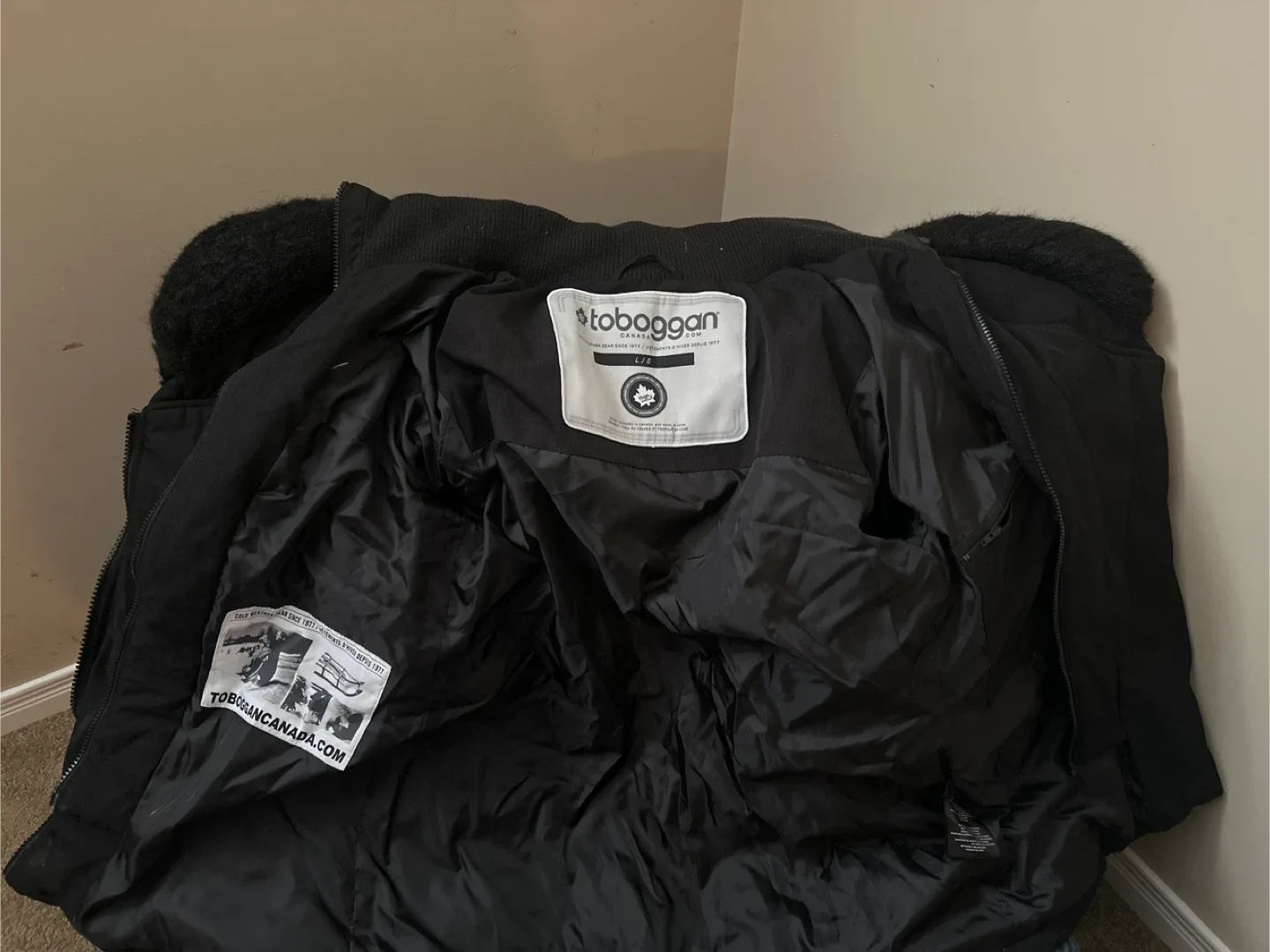 Toboggan Canada Black Winter Coat - Size L image indicator(2)