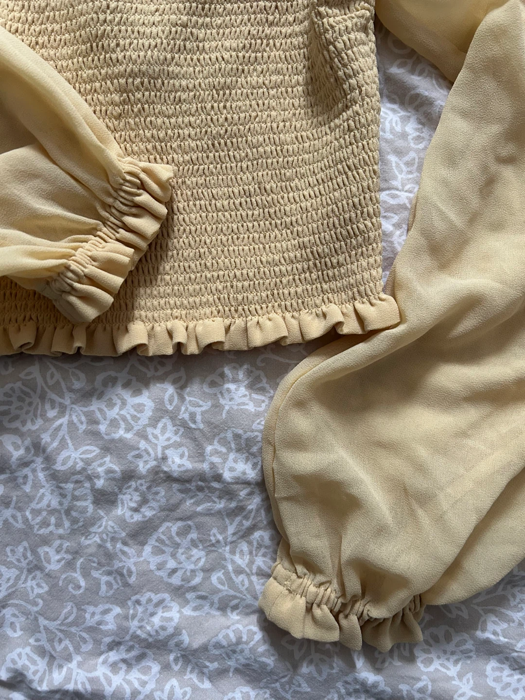 Wilfred- Yellow Smocked Crop Top - photo 4