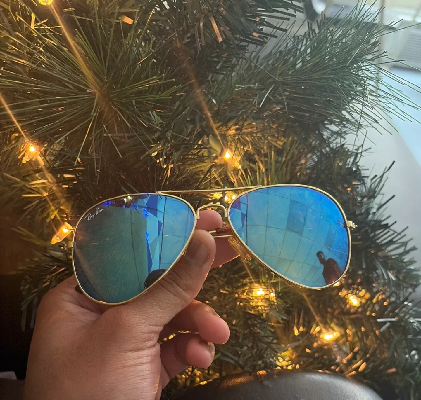 Ray-Ban Aviator Sunglasses image indicator(2)