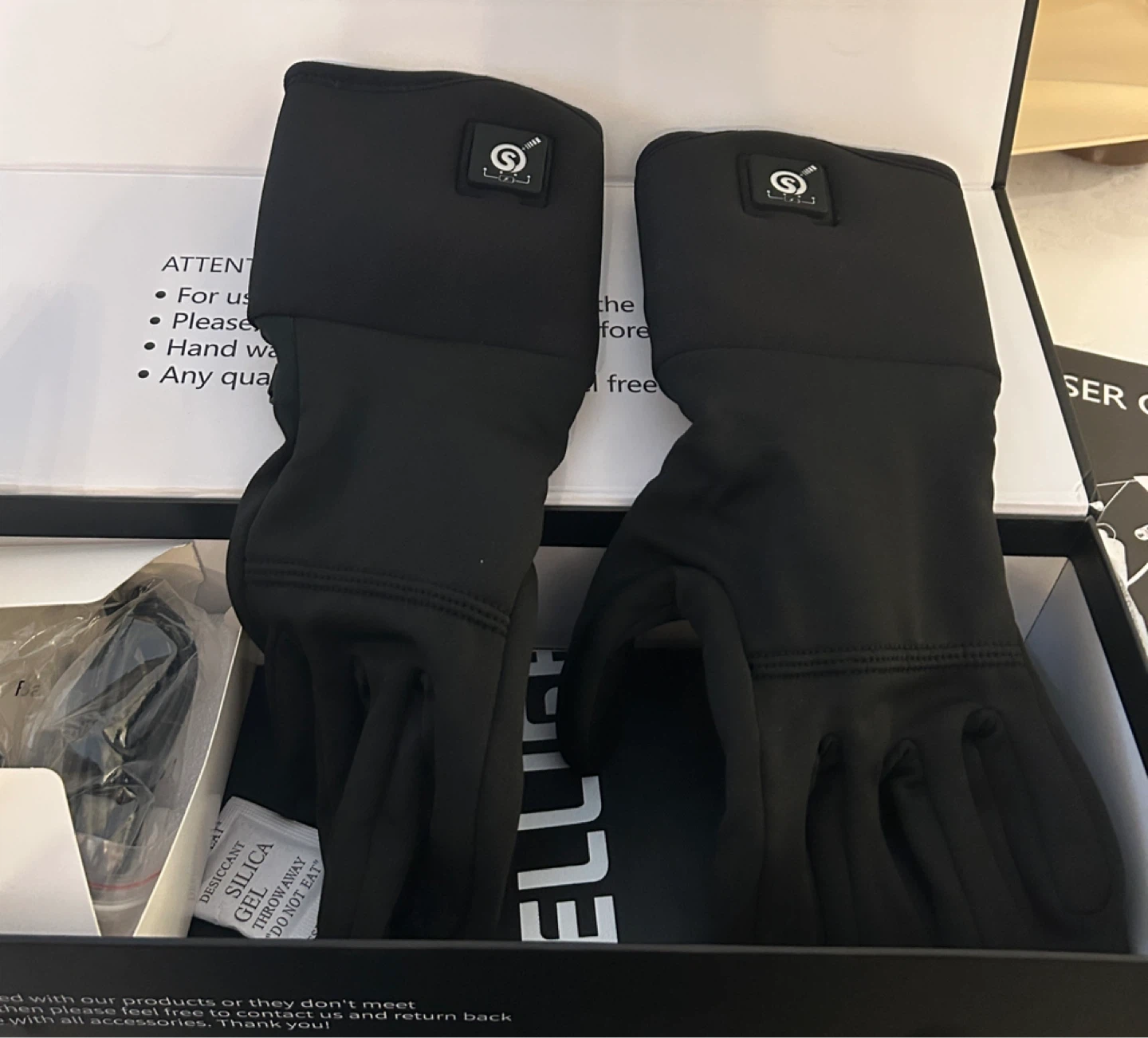 Savior Heat Rechargeable Black Heated Gloves Size Small - NWT - photo 4