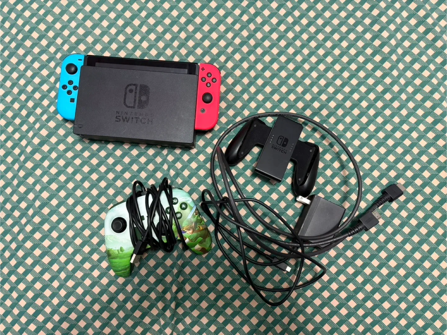 Nintendo Switch Console Bundle image indicator(2)