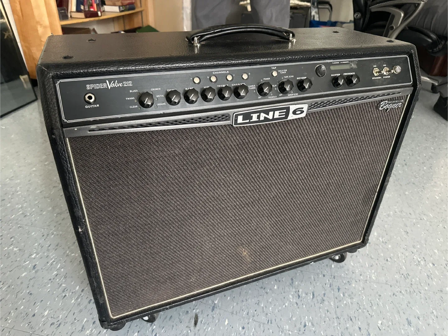 Line 6 Spider Valve 212 Guitar Amplifier image indicator(2)