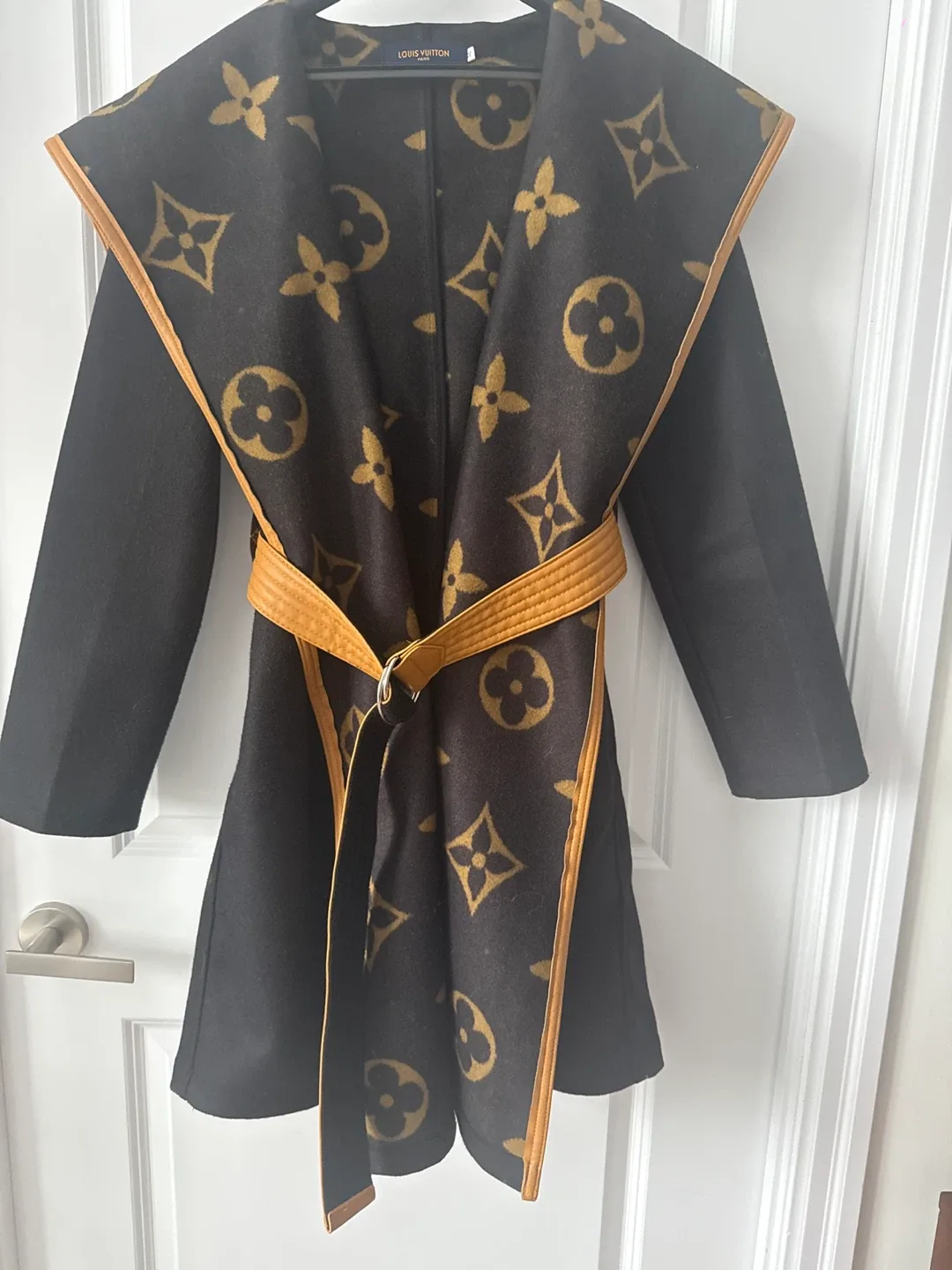 Stylish , 1:1, Louis Vuitto Coat