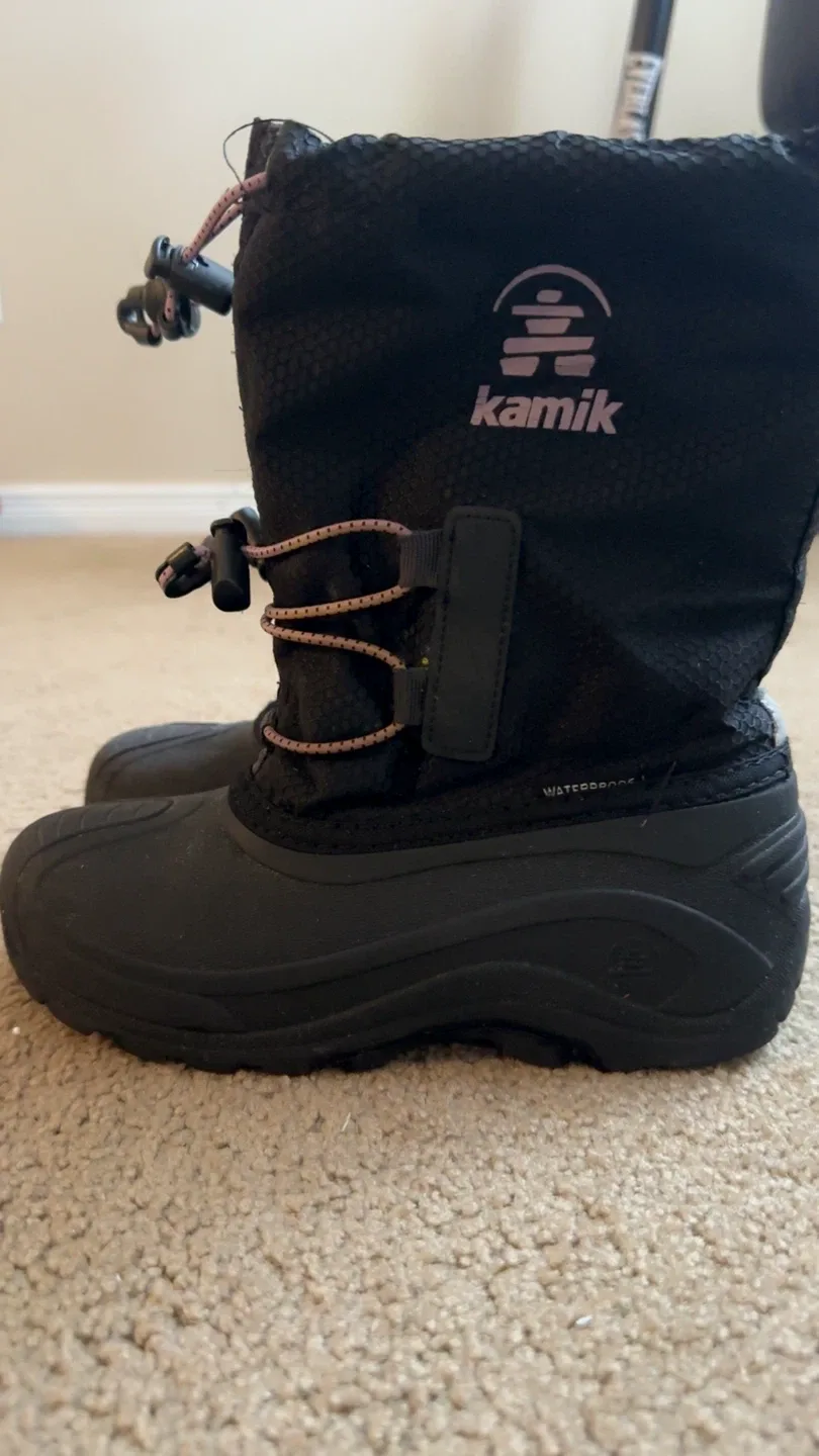 Kamik Black Winter Boots - Size 3 image indicator(4)
