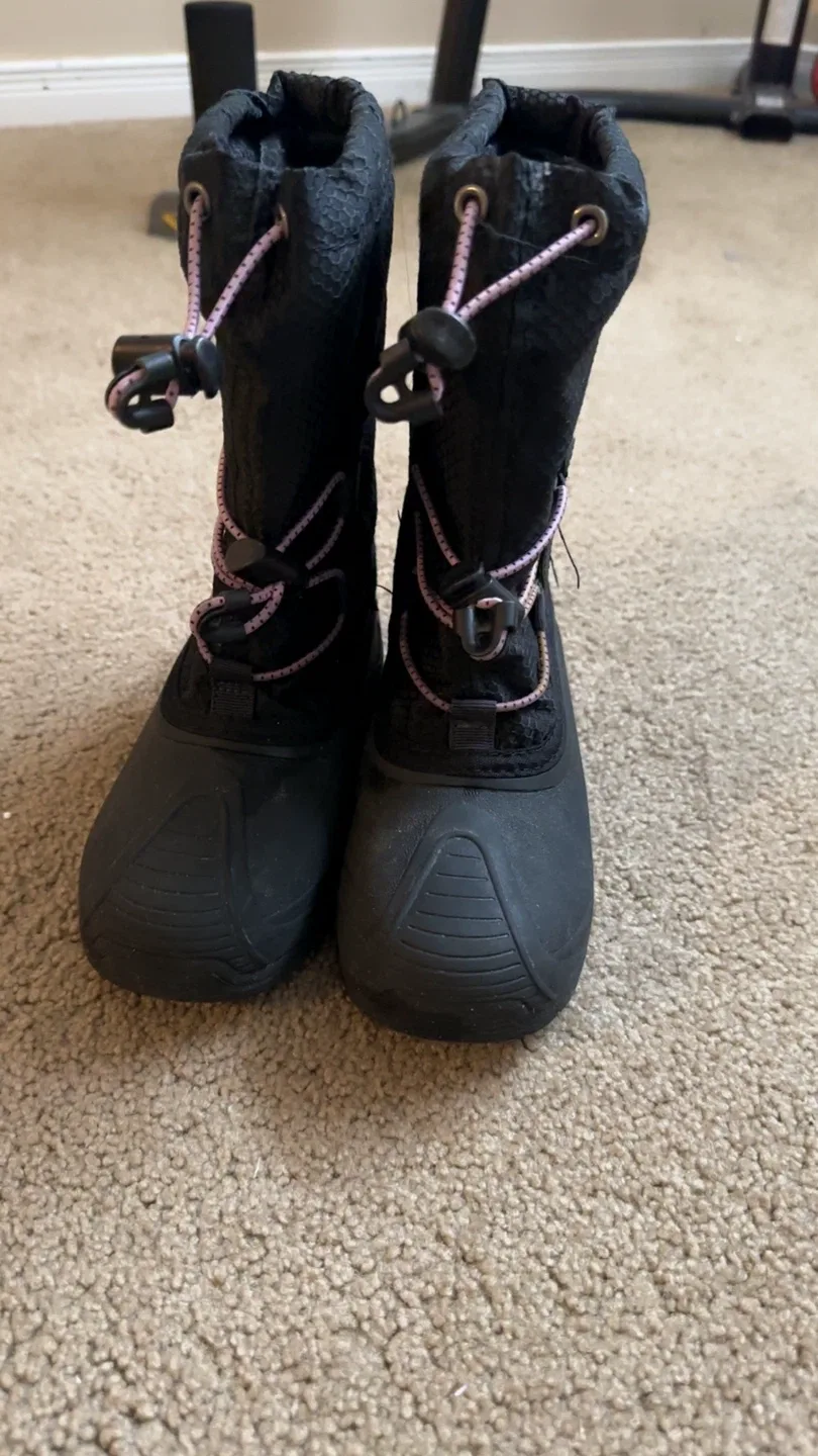 Kamik Black Winter Boots - Size 3 image indicator(3)