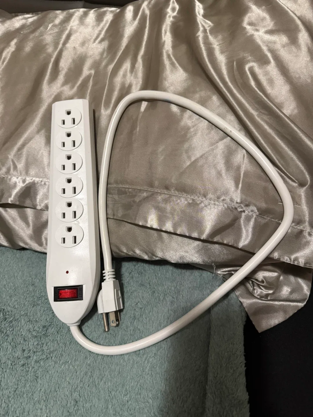 White Power Strip, 6 Outlets
