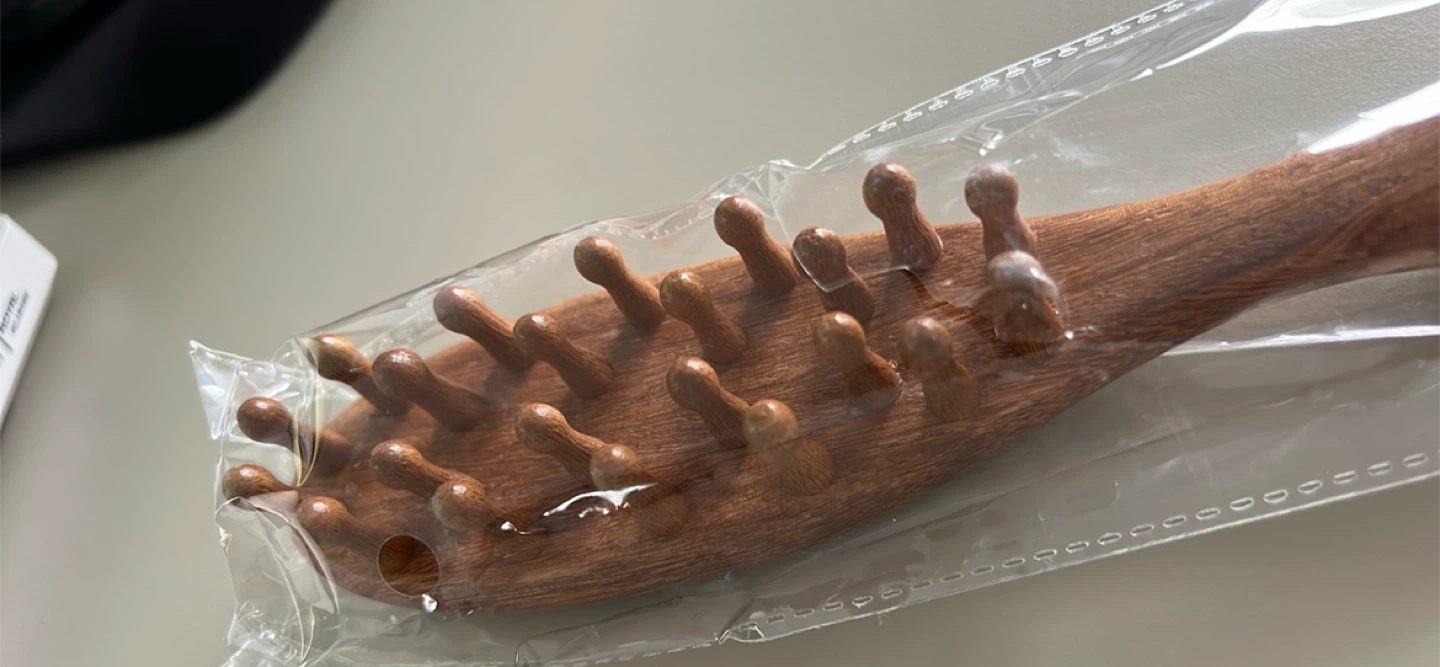 Scalp stimulating hairbrush and/or mini hair saviour oil - photo 2