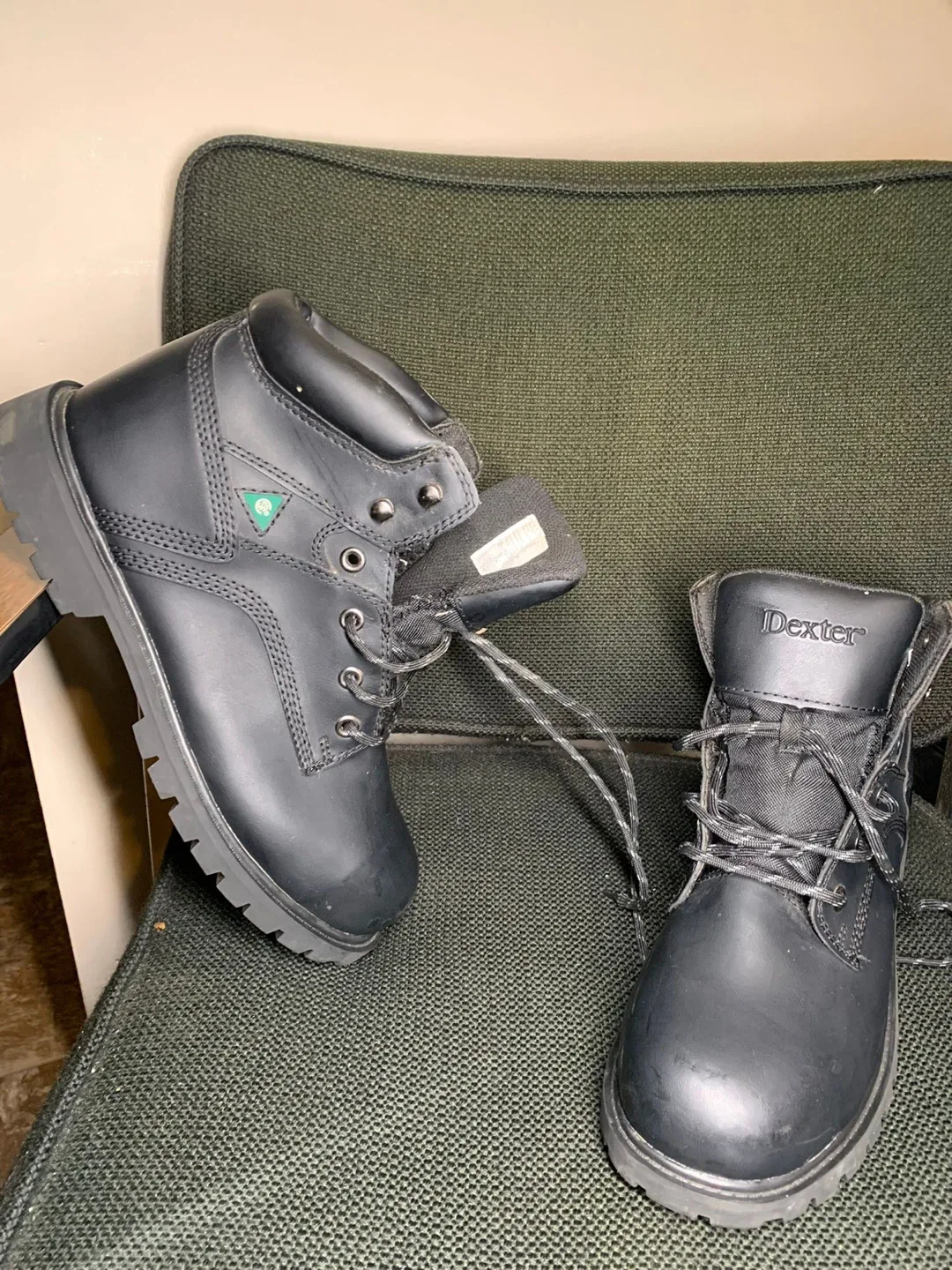 Safety Shoes image indicator(2)