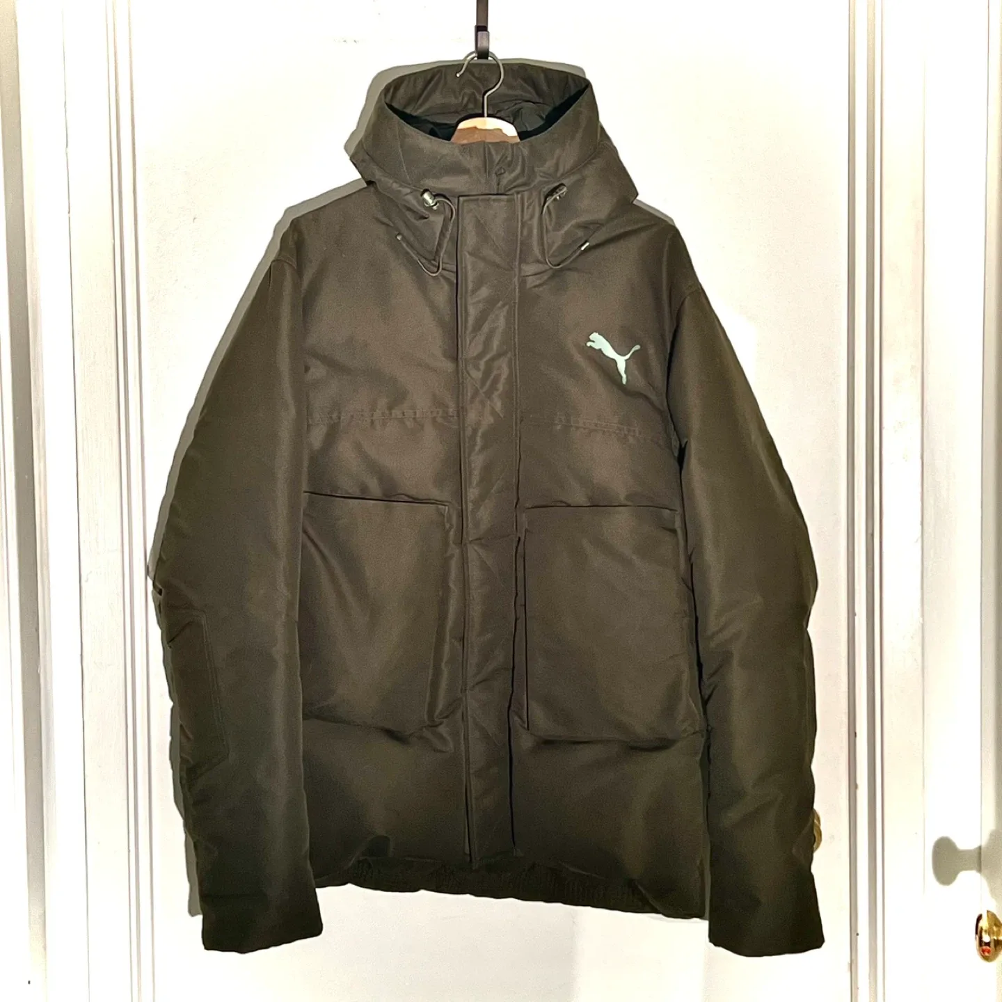 Like new! Feather & down Puma bomber winter jacket. Sz. XL
