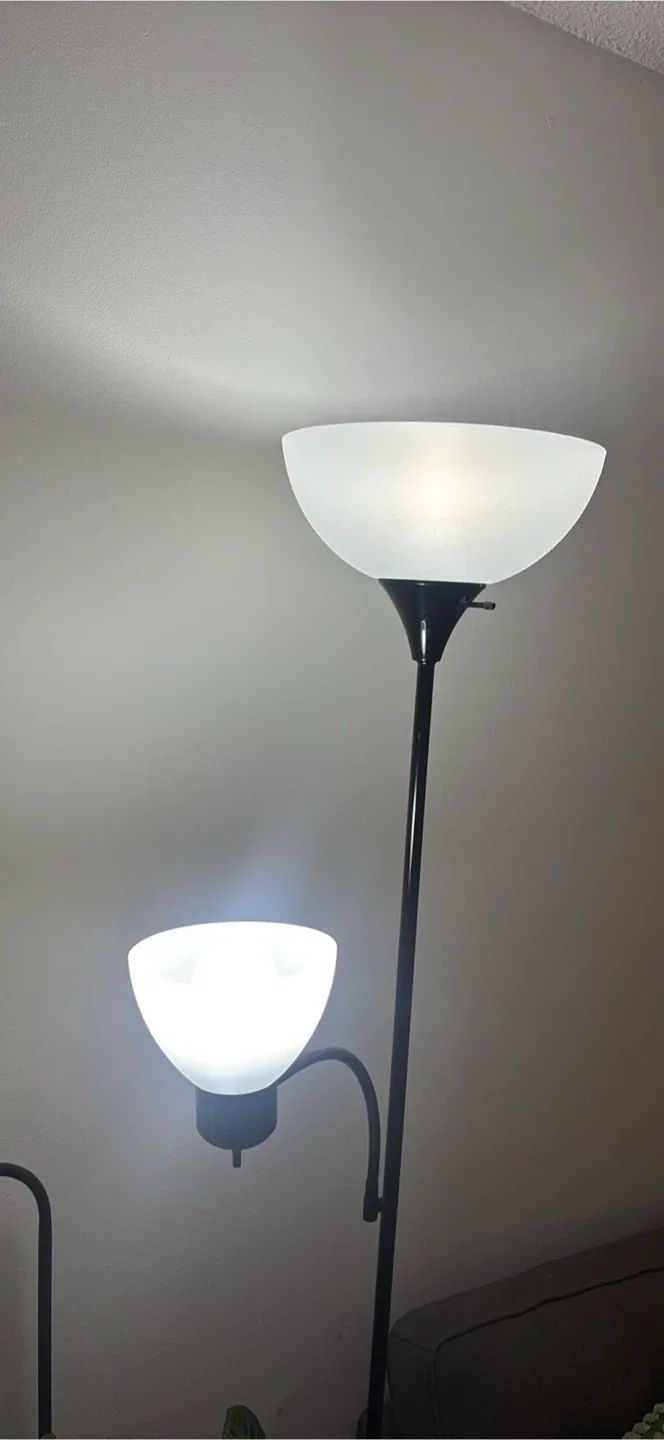 Metal Bed Frame - Queen Size & Floorlamp image indicator(4)