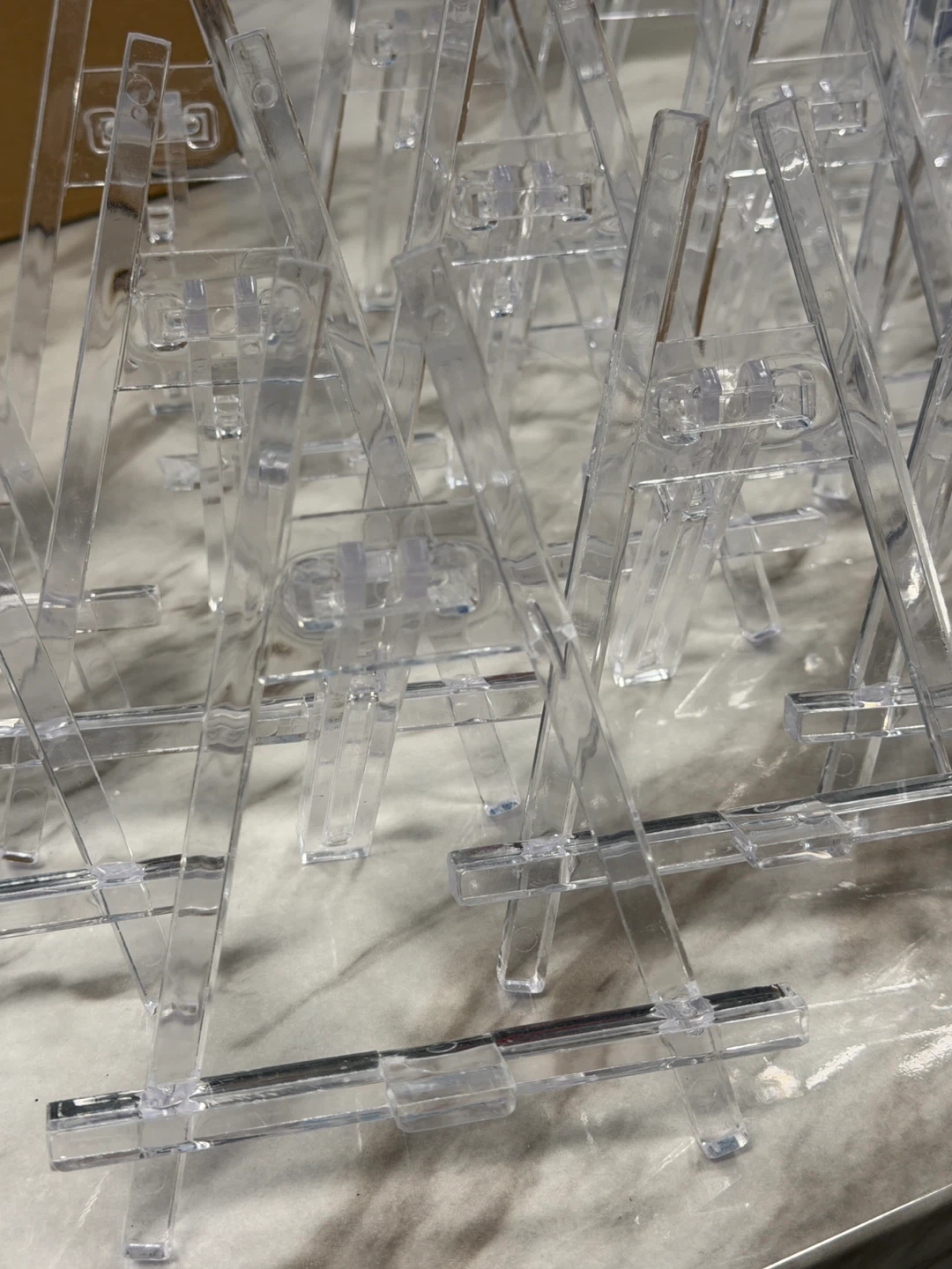 Small Clear Plastic Easel Stands - photo 2