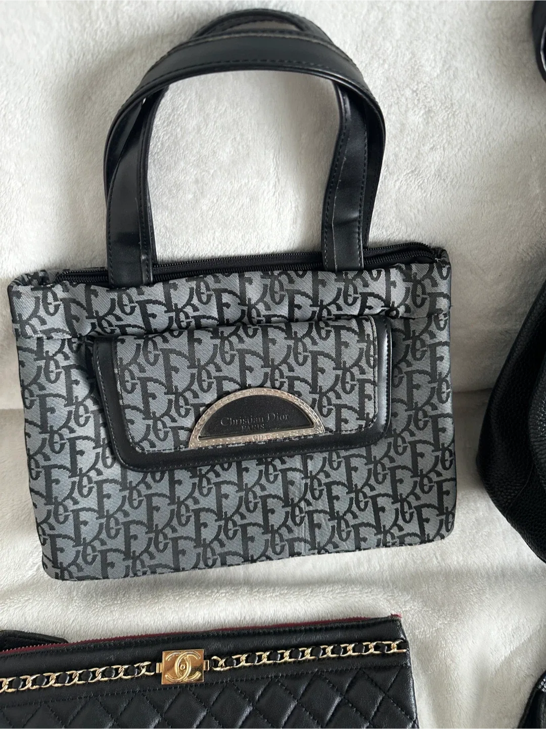 Prada & Gucci Bags image indicator(3)