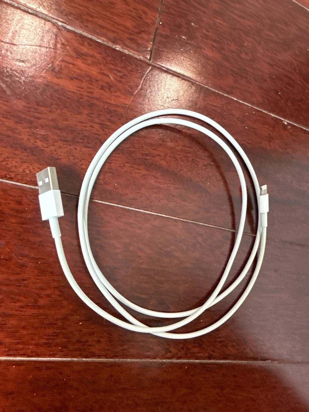 Lightning cables & headphones image indicator(3)