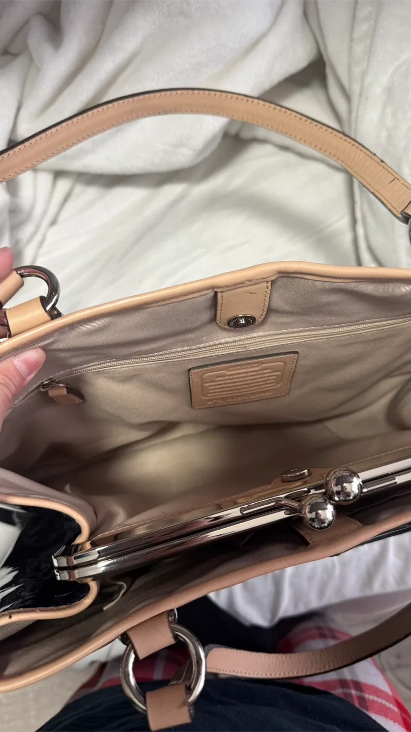 Coach Black Patent Leather Tote Bag image indicator(4)