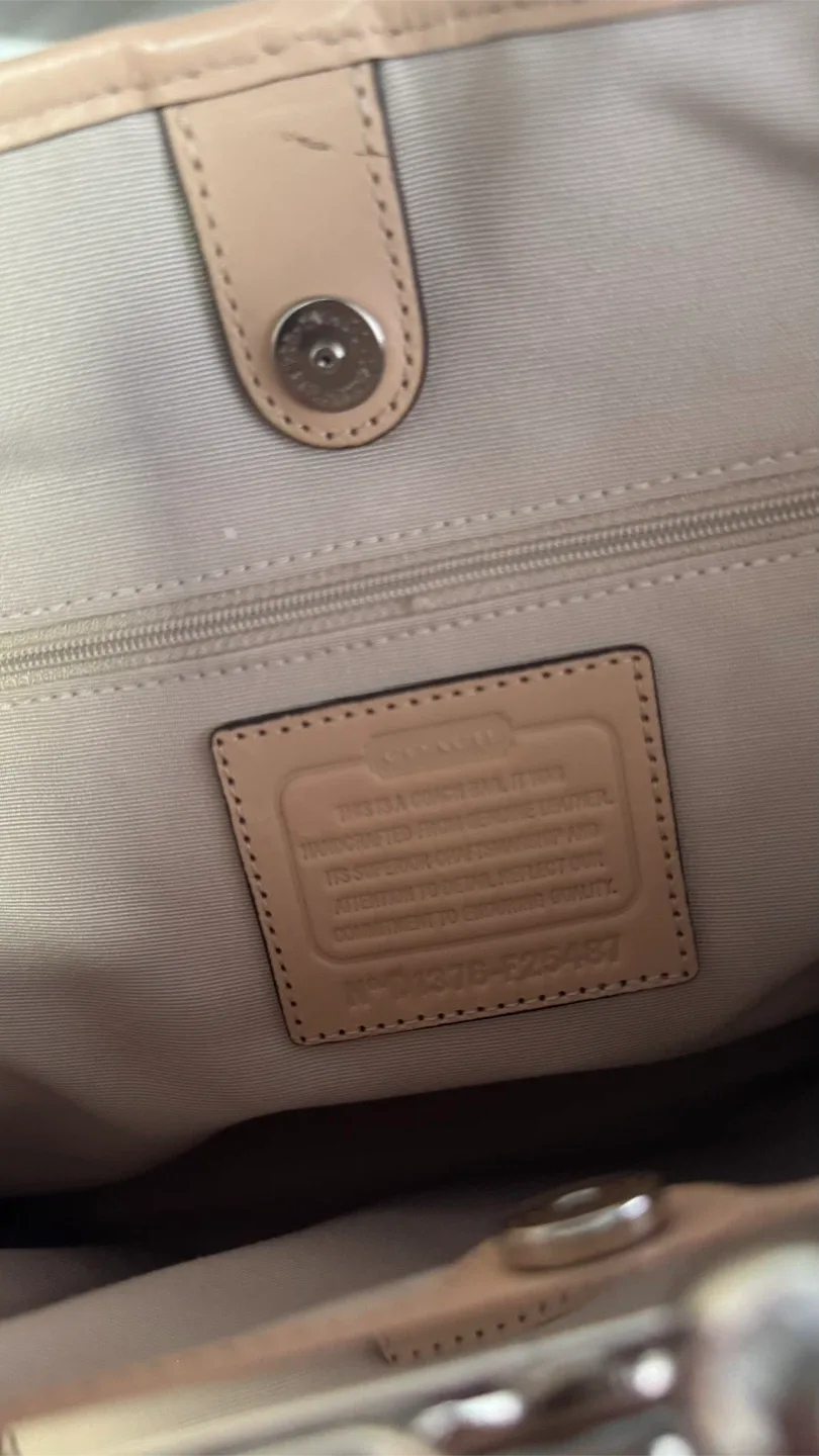 Coach Black Patent Leather Tote Bag image indicator(3)