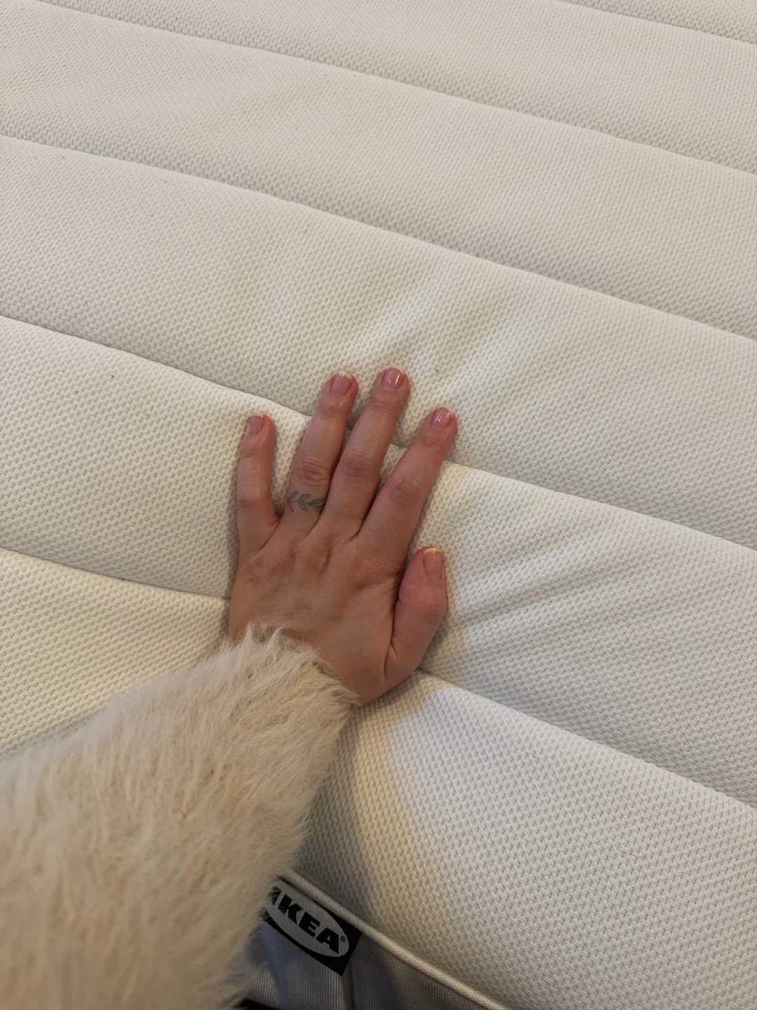 Used Queen Mattress image indicator(4)