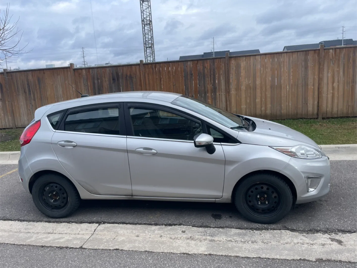 Silver Ford Fiesta Hatchback 2012 image indicator(3)