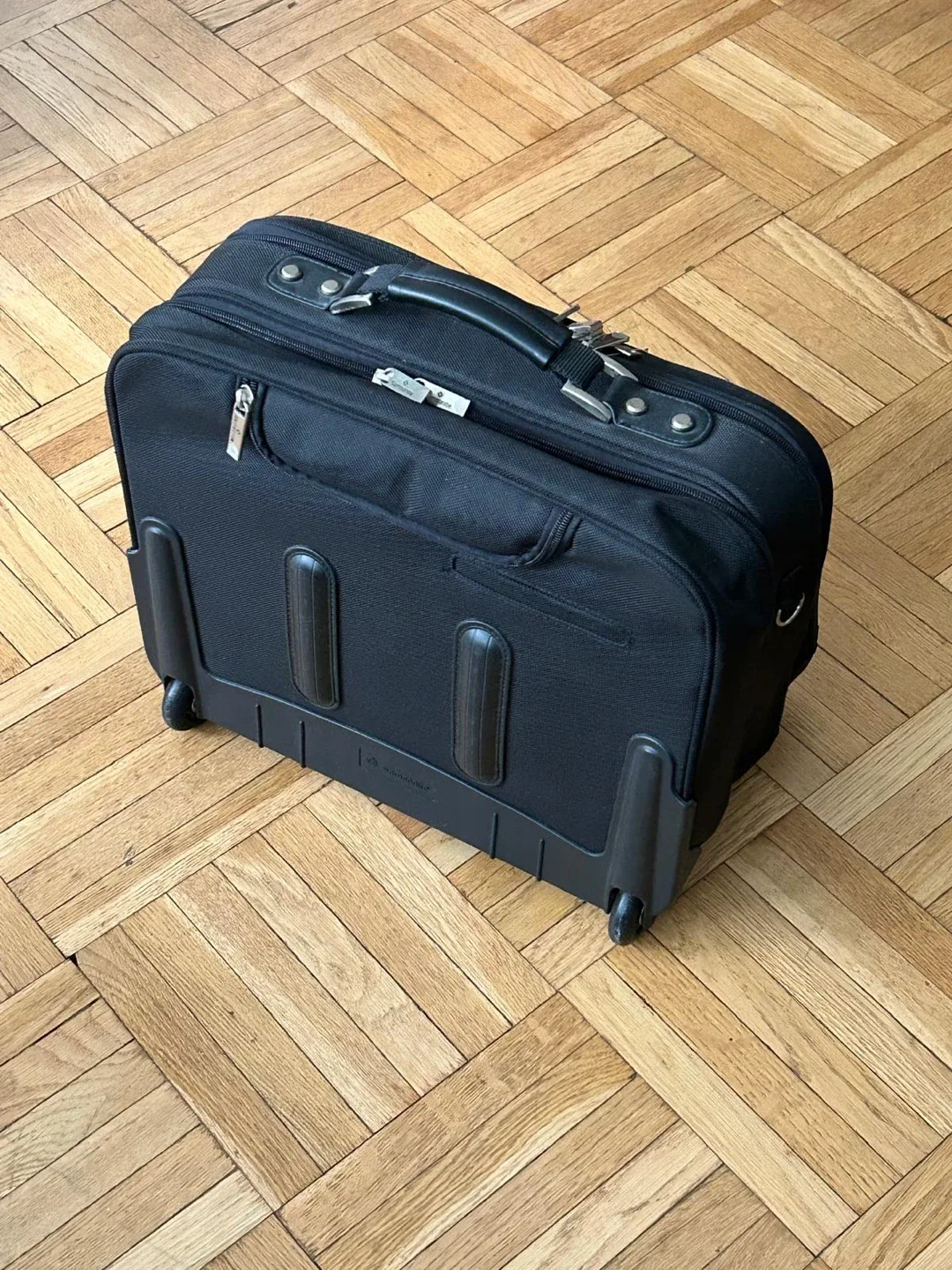 Samsonite Rolling Briefcase image indicator(3)