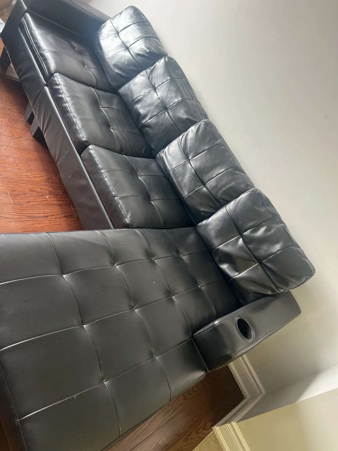Black Leather Sectional Sofa image indicator(3)