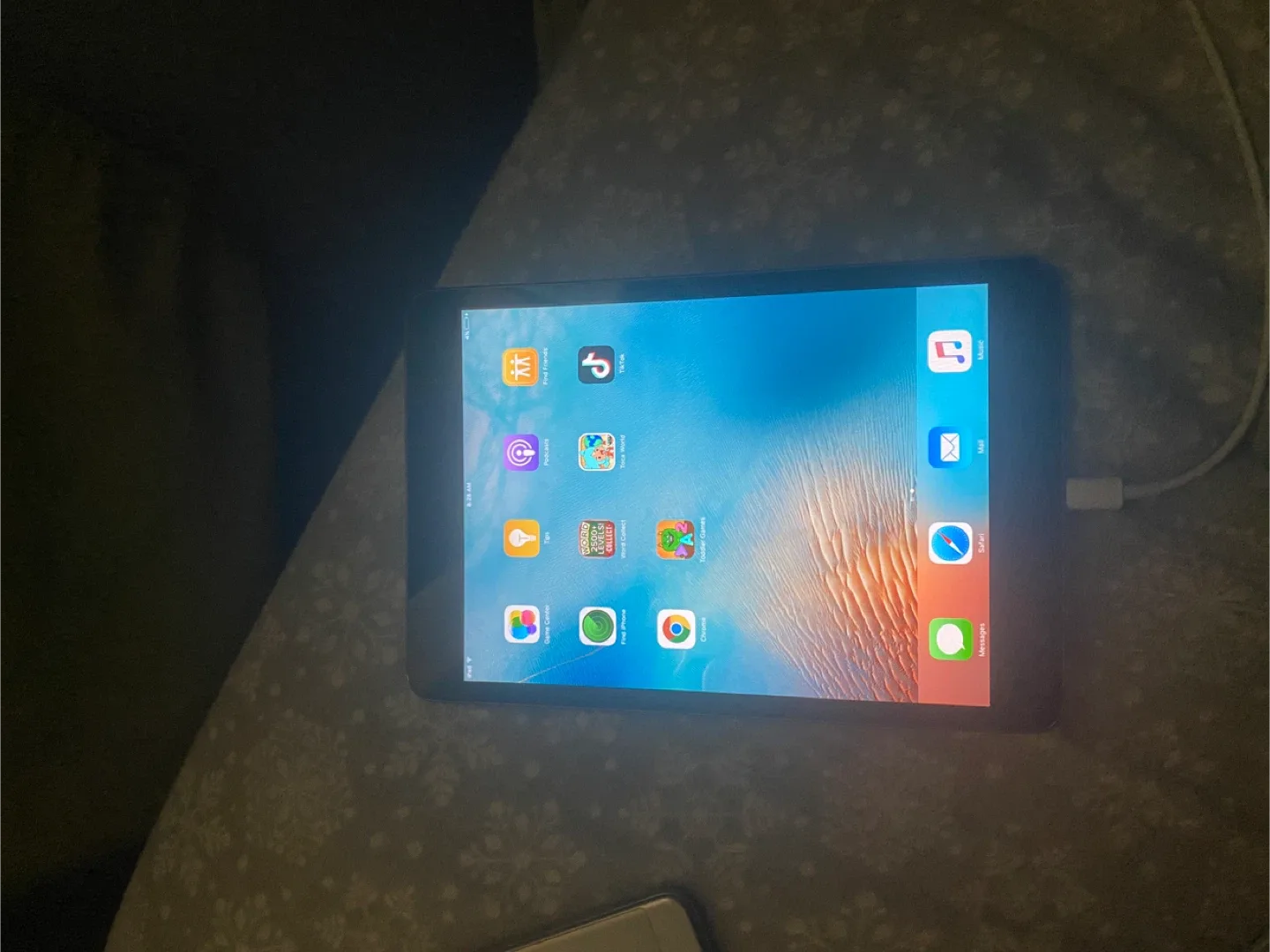 Apple  iPad first generation & Samsung tablet greats for kids image indicator(5)