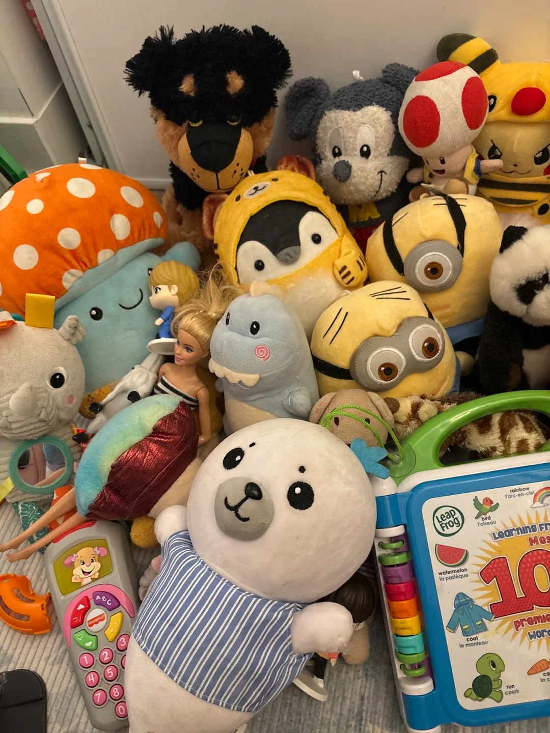 Assorted stuffies/teddys and other toys image indicator(2)