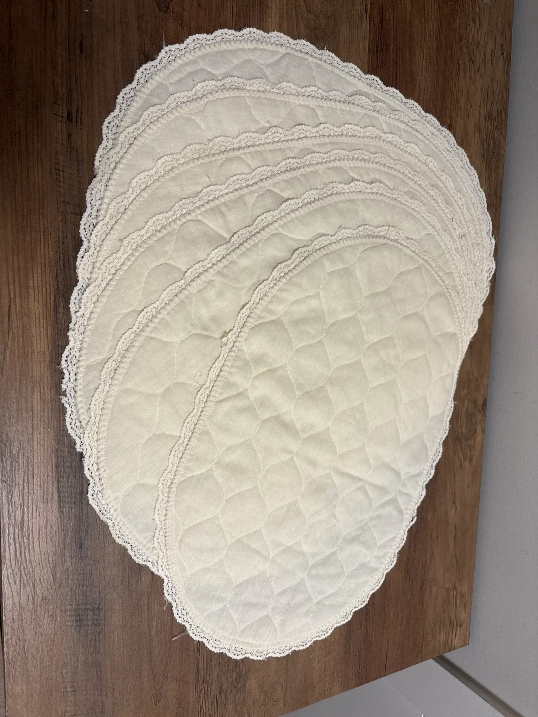 Vintage Oval Placemats with Lace Trim - Set of 6 image indicator(6)