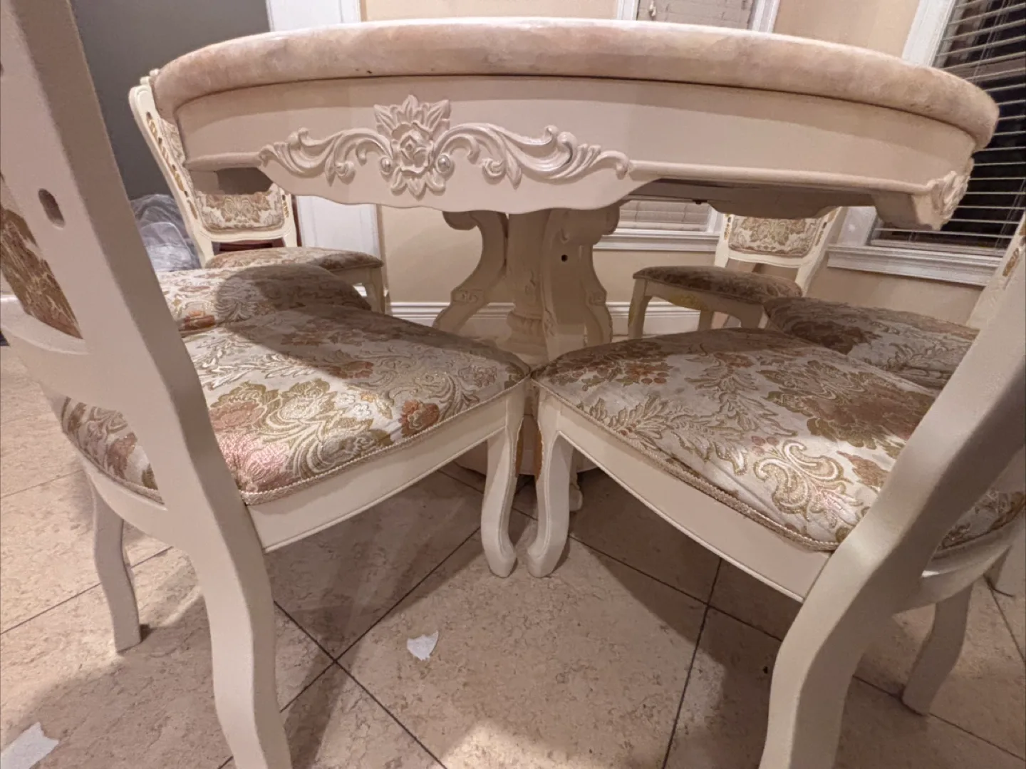 Round Dining Table with 8Chairs - Elegant Set image indicator(2)